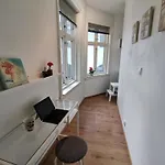 Super Cozy 3-bedroom In Picturesque Neigborhood