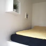 Apartment Super Cozy 3-bedroom In Picturesque Neigborhood *